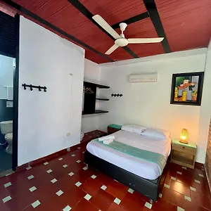 Sana Mar & Eco-cafe Hostal